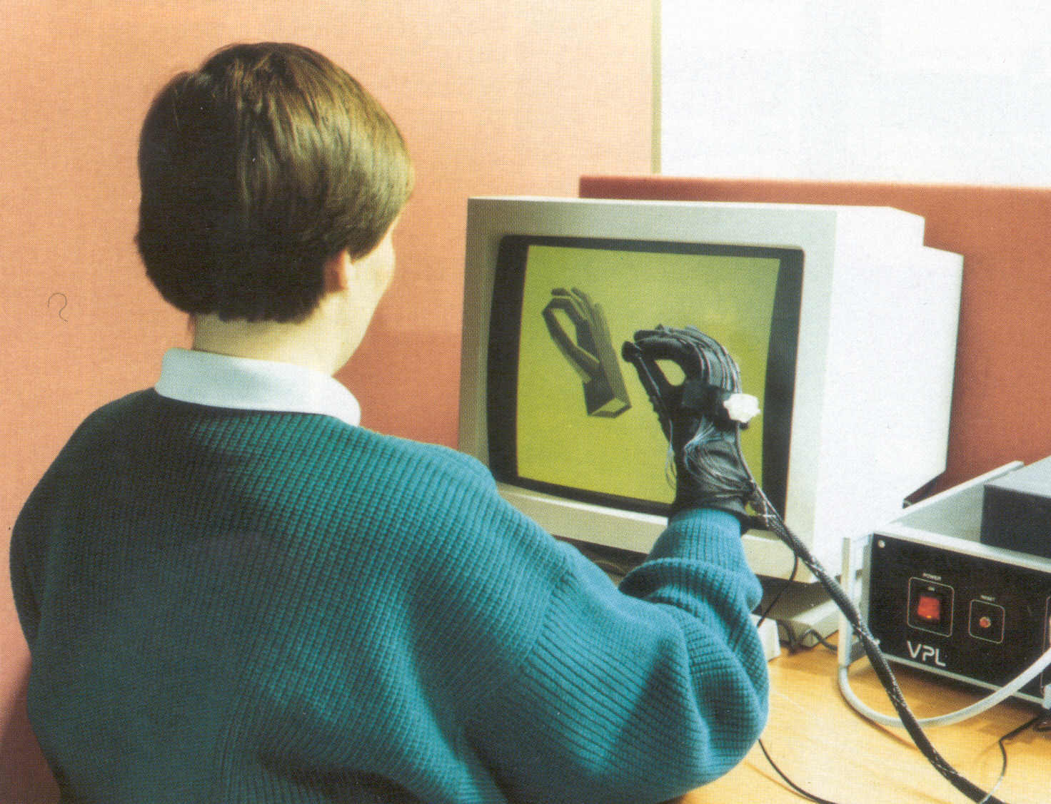 Mõiste “virtuaalreaalsus” sünd 1987 virtuaalreaalsuse ajalugu
